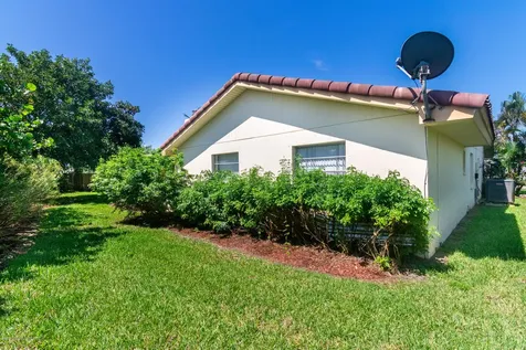 535 Temple Street Satellite Beach FL 32937
