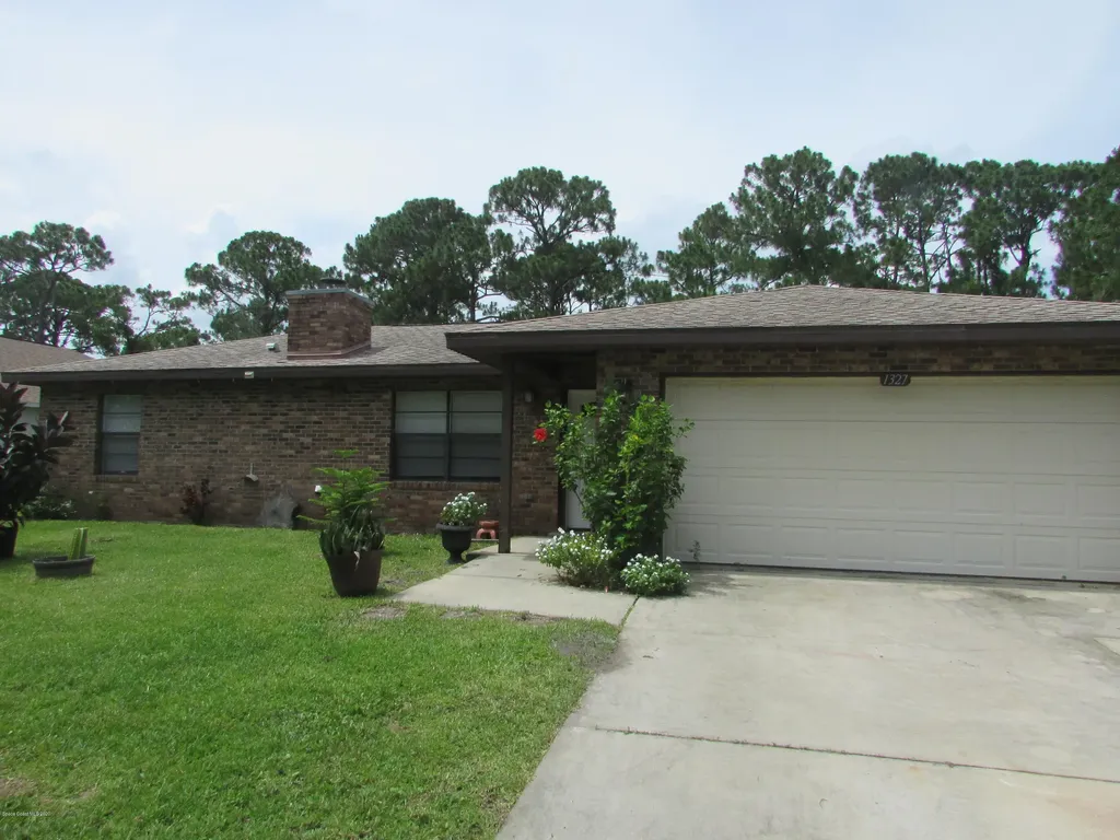 1327 Kayford Street NW Palm Bay FL 32907