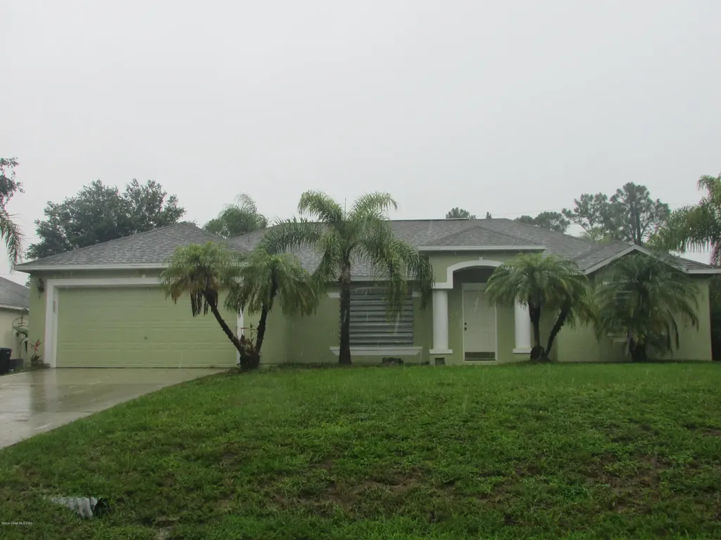 325 Tobias Street SE Palm Bay FL 32909