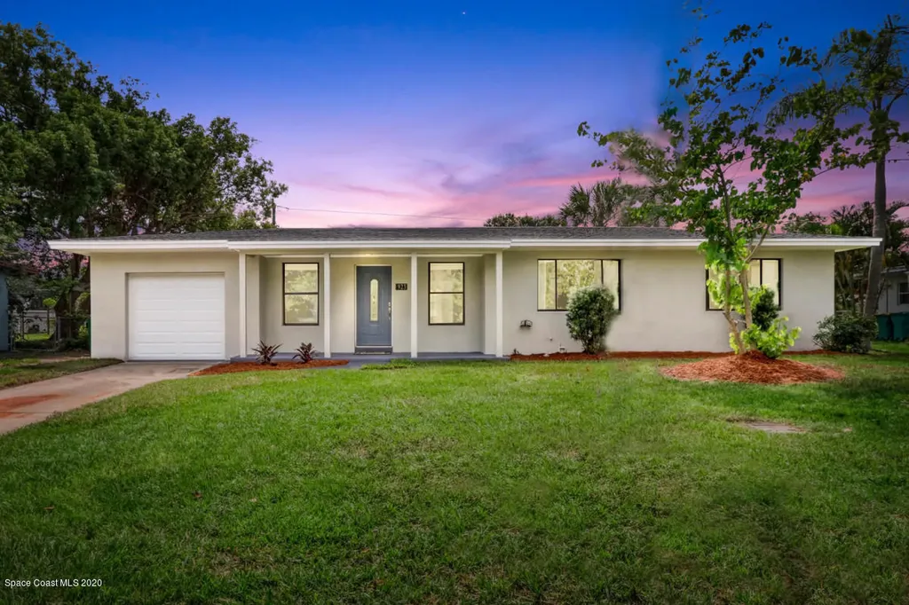 923 Glenmore Circle Melbourne FL 32901