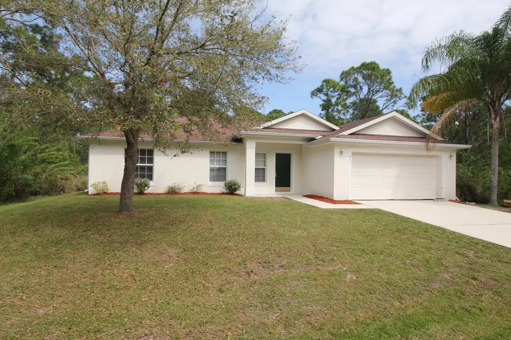 931 Ais Street SW Palm Bay FL 32908