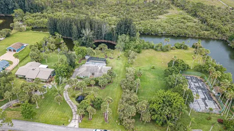5487 Sand Lake Drive Melbourne FL 32934