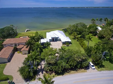1424 S Riverside Drive Indialantic FL 32903