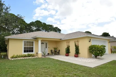 1413 Beche Street SE Palm Bay FL 32909