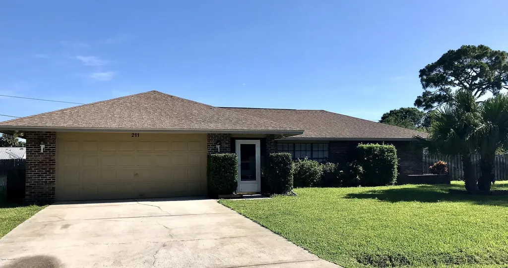 211 Dickinson Street NE Palm Bay FL 32907