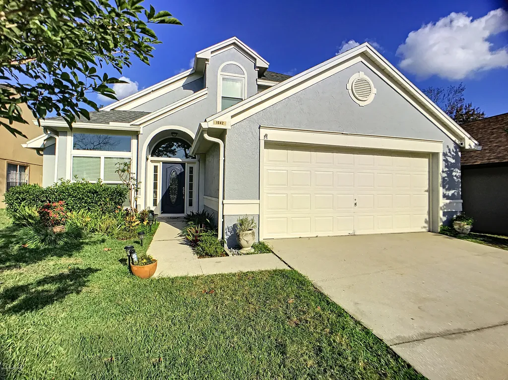 1042 Kelsey Avenue Oviedo FL 32765