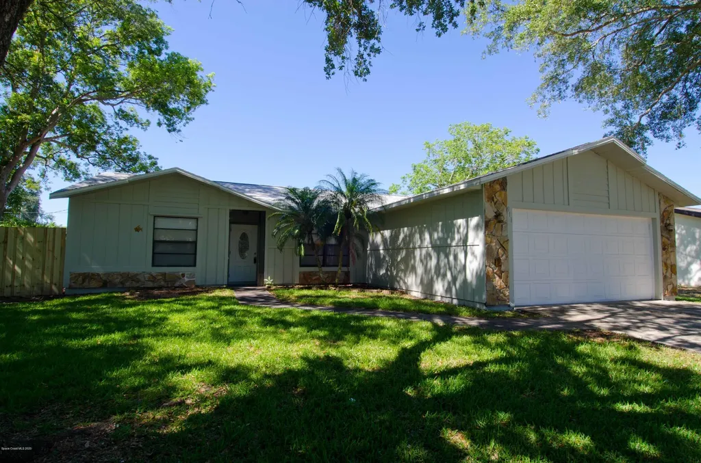911 Flower Street NW Palm Bay FL 32907