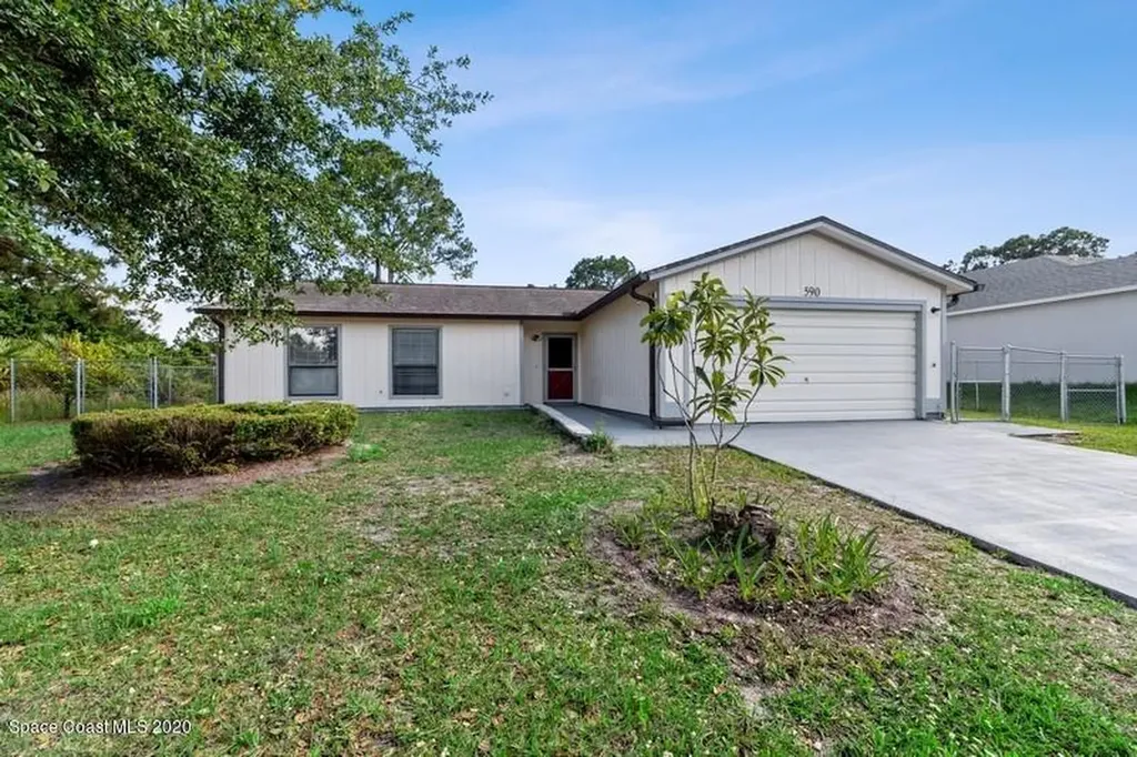 590 Sherman Street SE Palm Bay FL 32909