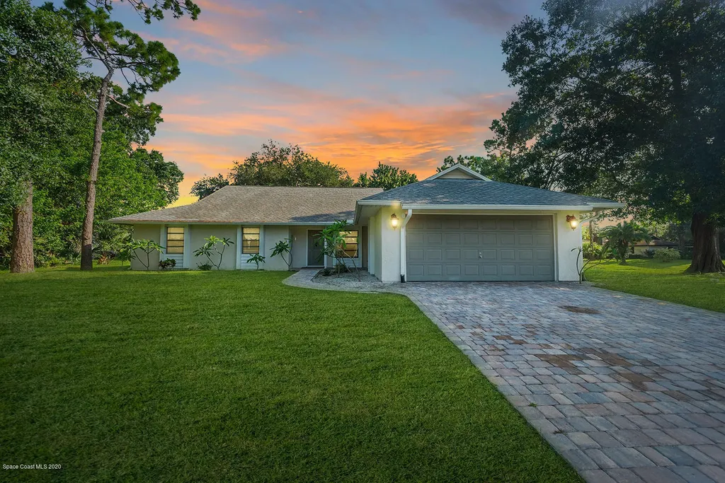 795 Huntington Street NE Palm Bay FL 32907