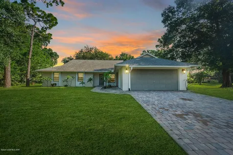 795 Huntington Street NE Palm Bay FL 32907
