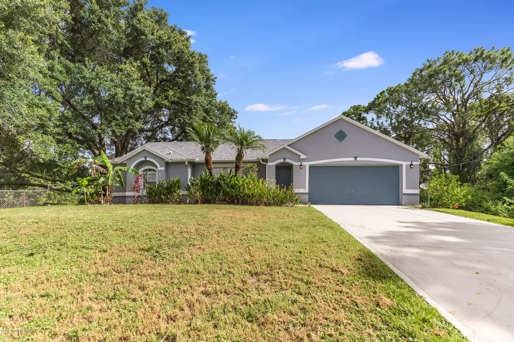 717 Walmsley Street SW Palm Bay FL 32908