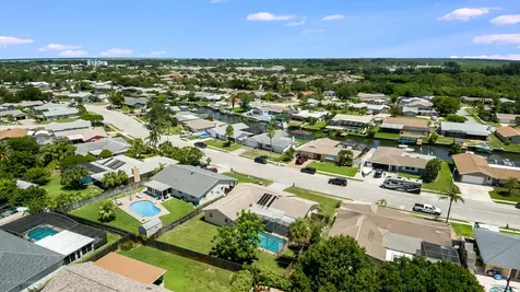 179 Via De La Reina Merritt Island FL 32953