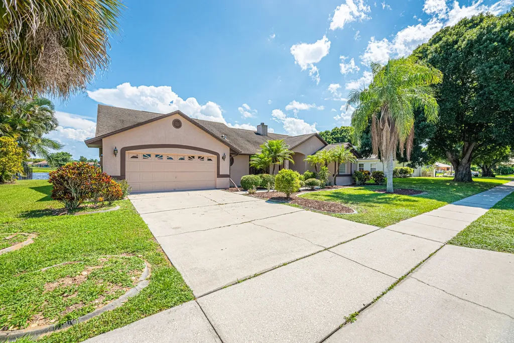 209 Lake Shore Drive Merritt Island FL 32953
