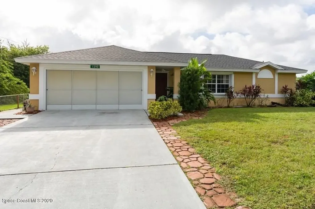 1290 Torrington Street SE Palm Bay FL 32909