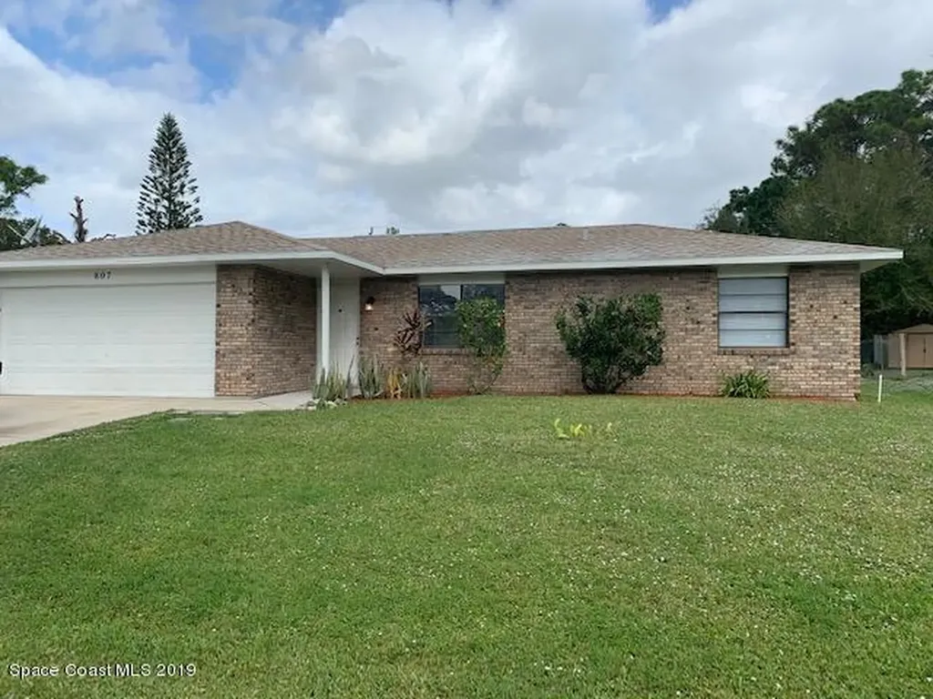 807 Beacon Street NW Palm Bay FL 32907