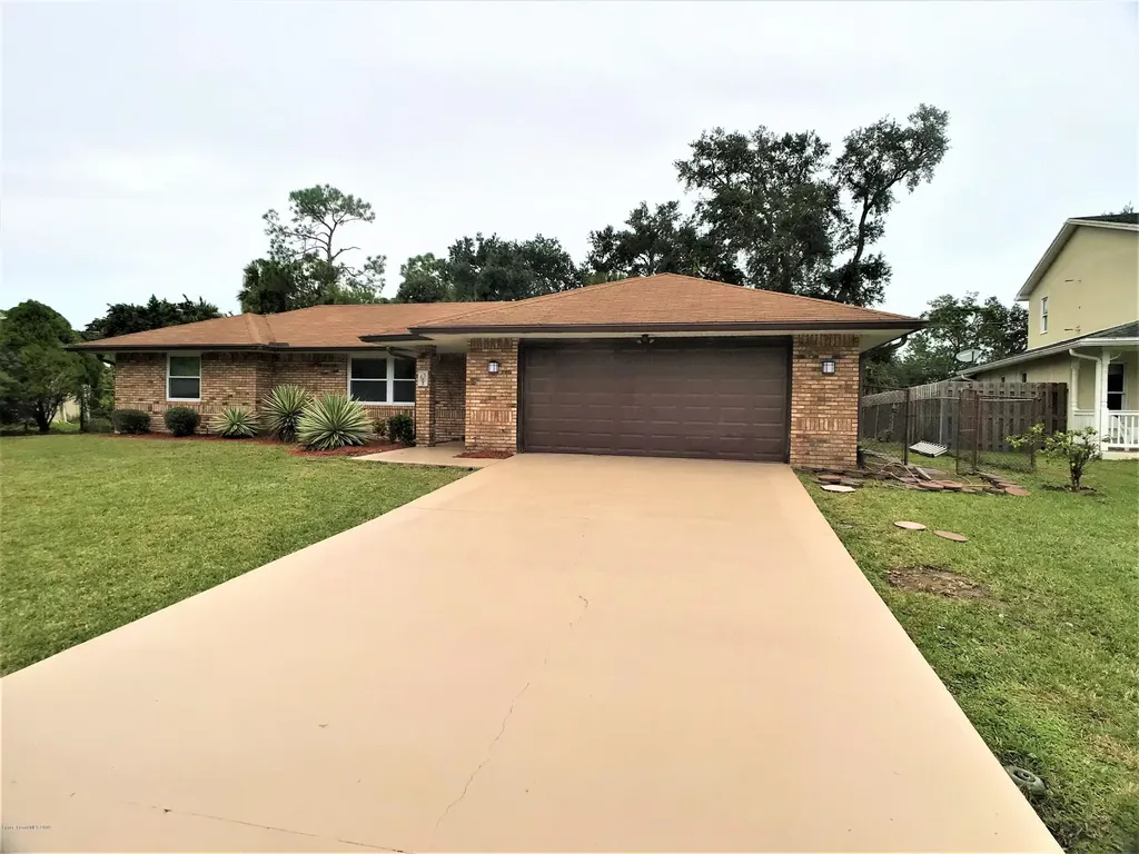 151 Memory Lane NE Palm Bay FL 32907