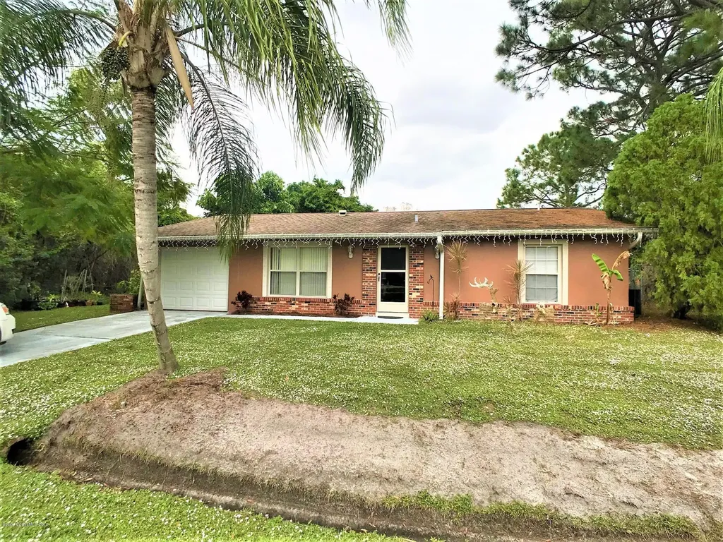 1049 Lexington Street NE Palm Bay FL 32907