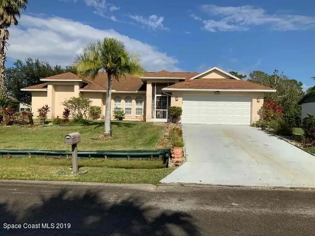 1763 Parrsboro Street NW Palm Bay FL 32907