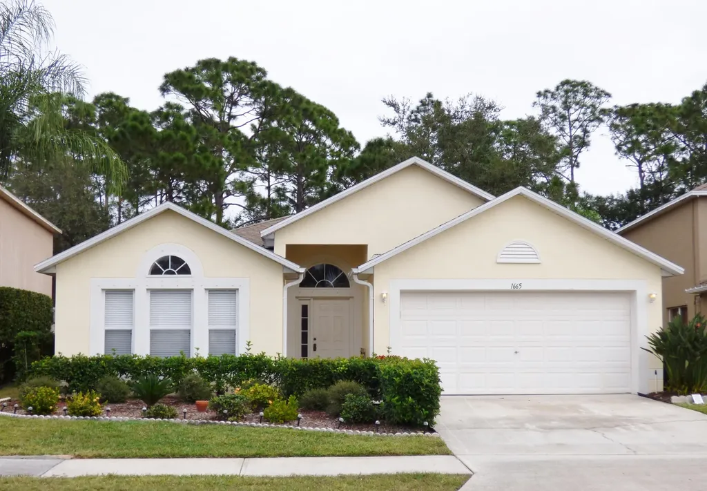 1665 Sawgrass Drive SW Palm Bay FL 32908