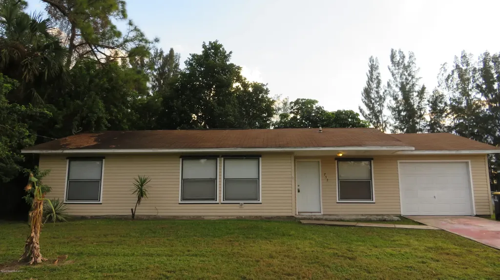 752 Gelaso Street SW Palm Bay FL 32908