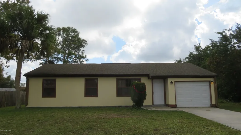 1620 Waldrep Street SE Palm Bay FL 32909