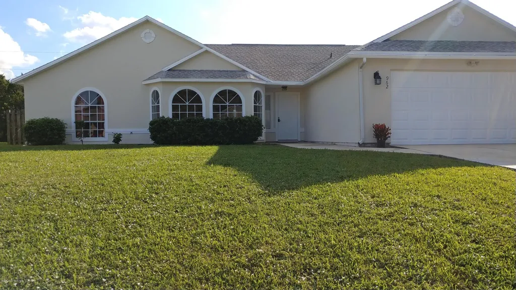 962 Buford Street NW Palm Bay FL 32907