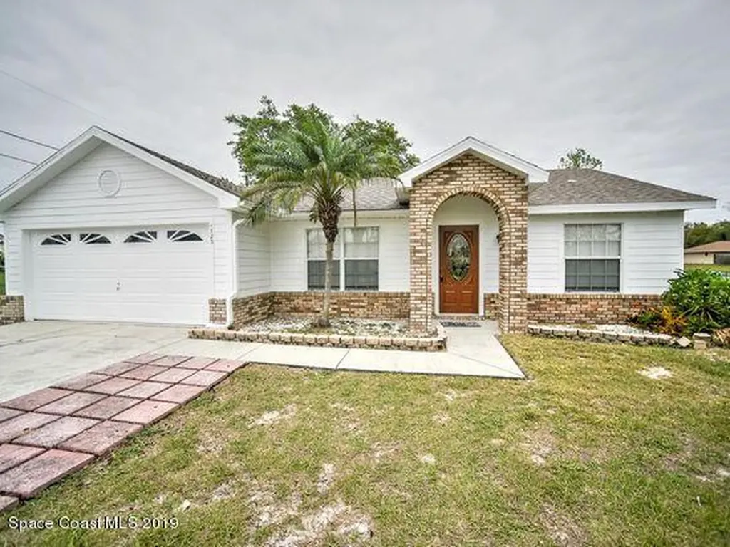 1723 Concert Road Deltona FL 32738