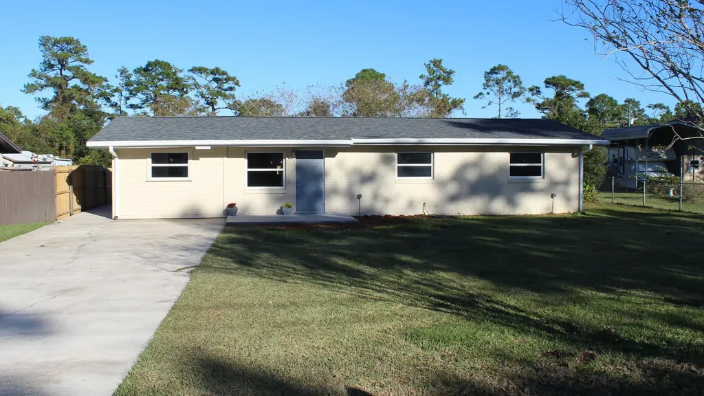 5735 Stamford Street Mims FL 32754