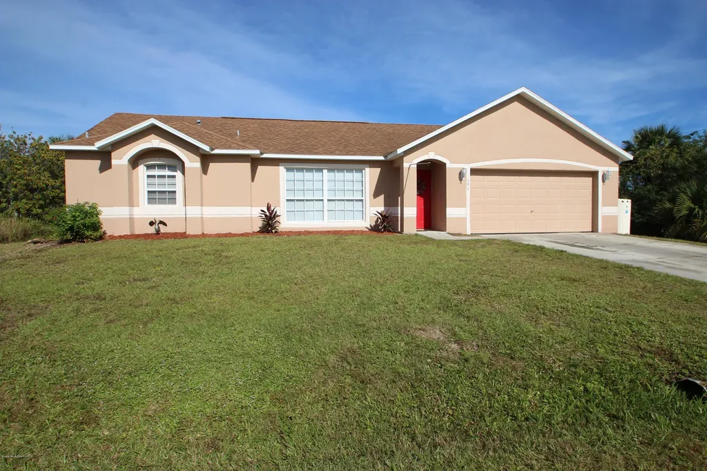 591 Hamy Street SW Palm Bay FL 32908