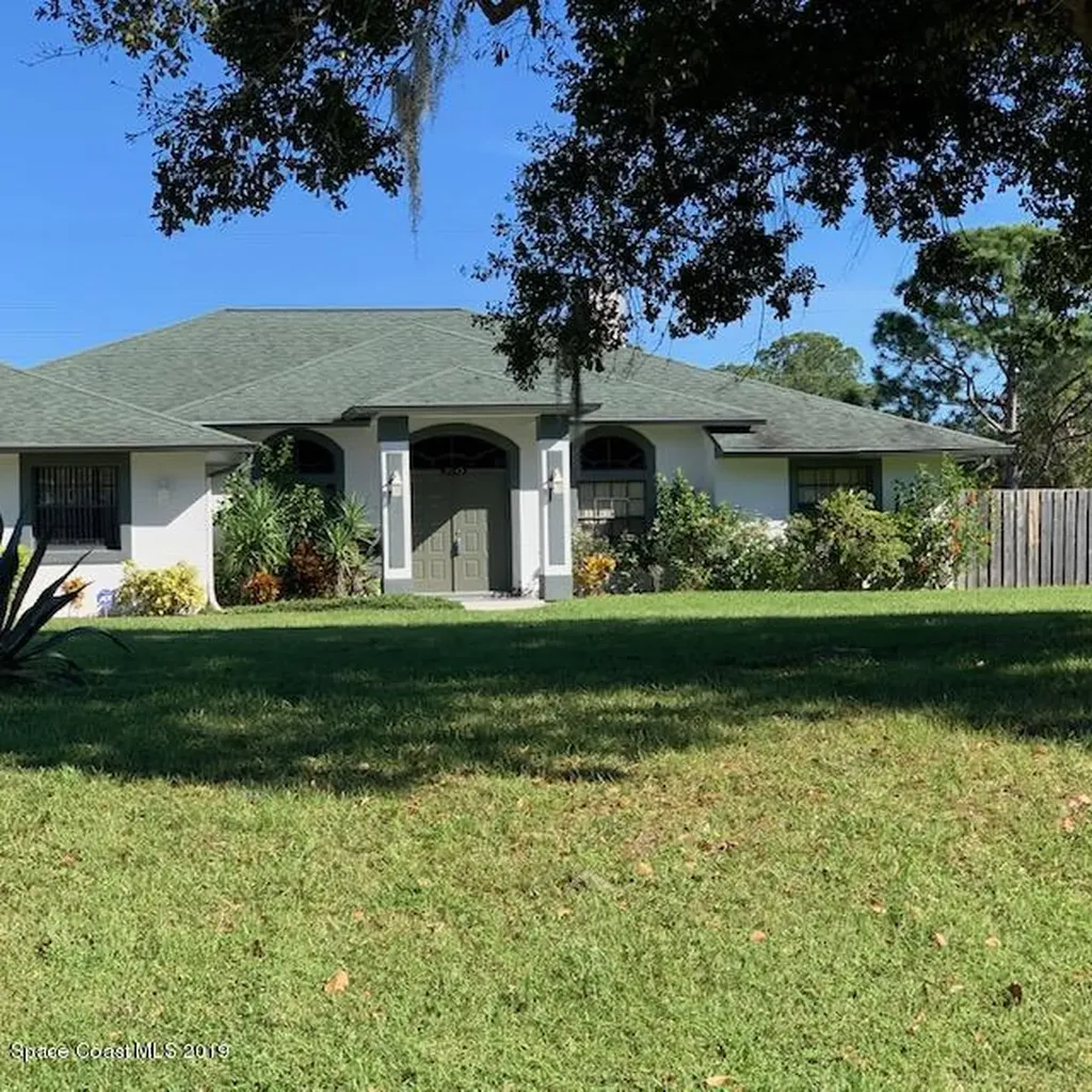 2645 Fawn Lake Boulevard Mims FL 32754