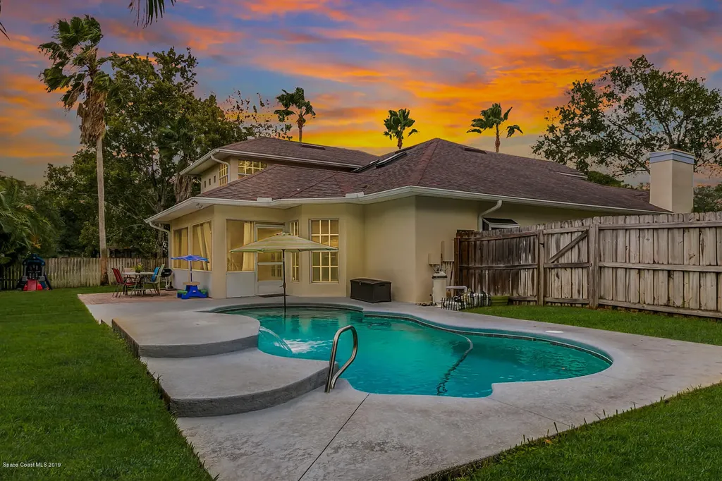 242 Jaro Street NE Palm Bay FL 32907