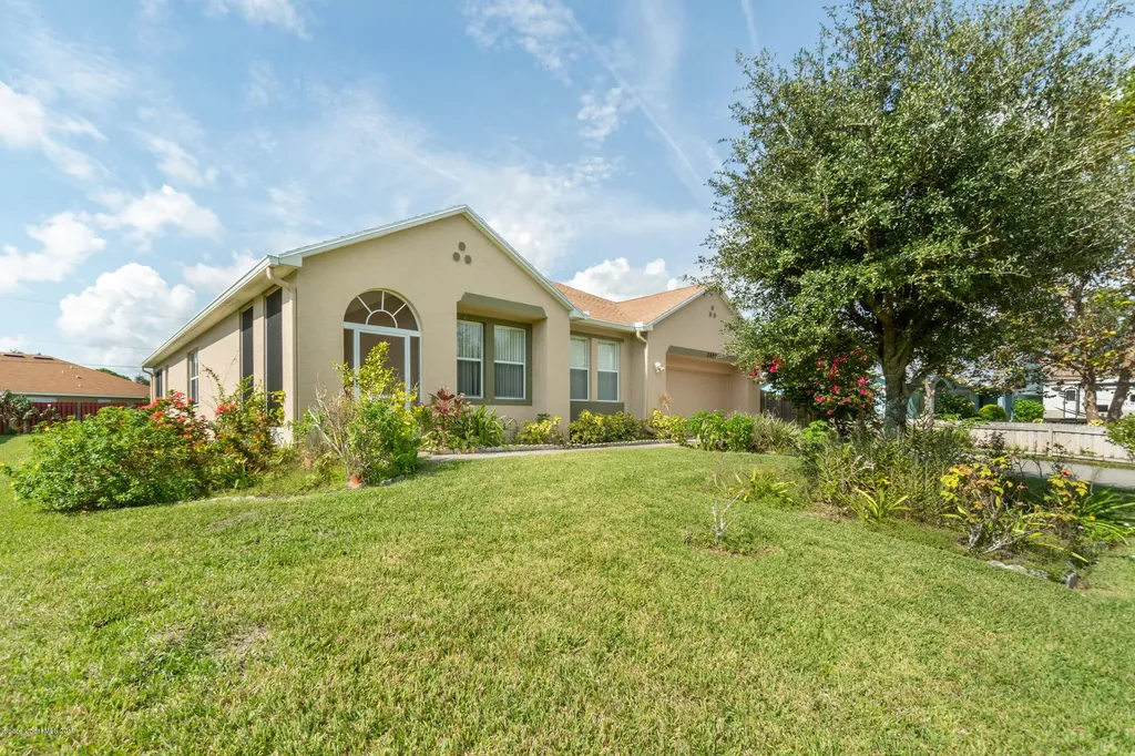2690 Palisades Drive SE Palm Bay FL 32909