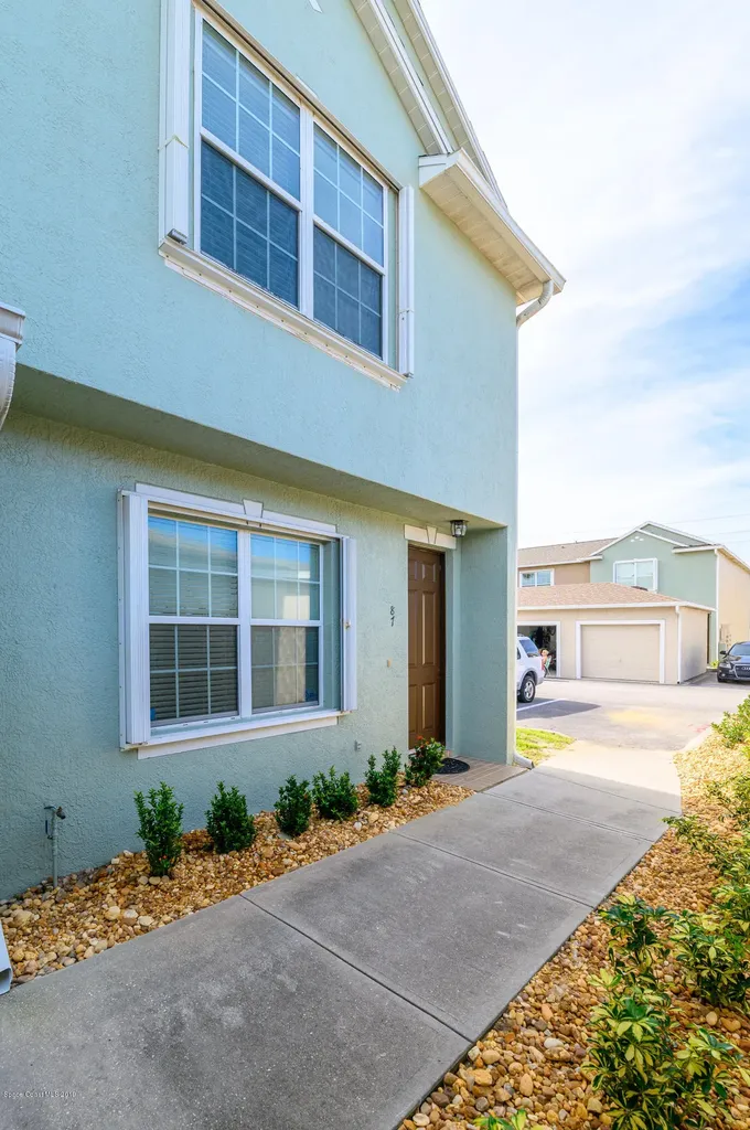 87 Calcutta Court Indialantic FL 32903