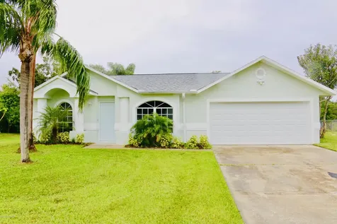 1201 Brickell Street SE Palm Bay FL 32909