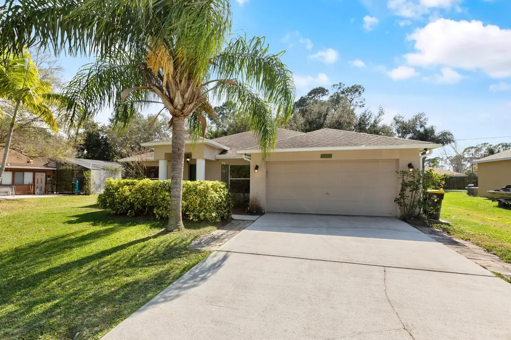300 Delmonico Street NE Palm Bay FL 32907