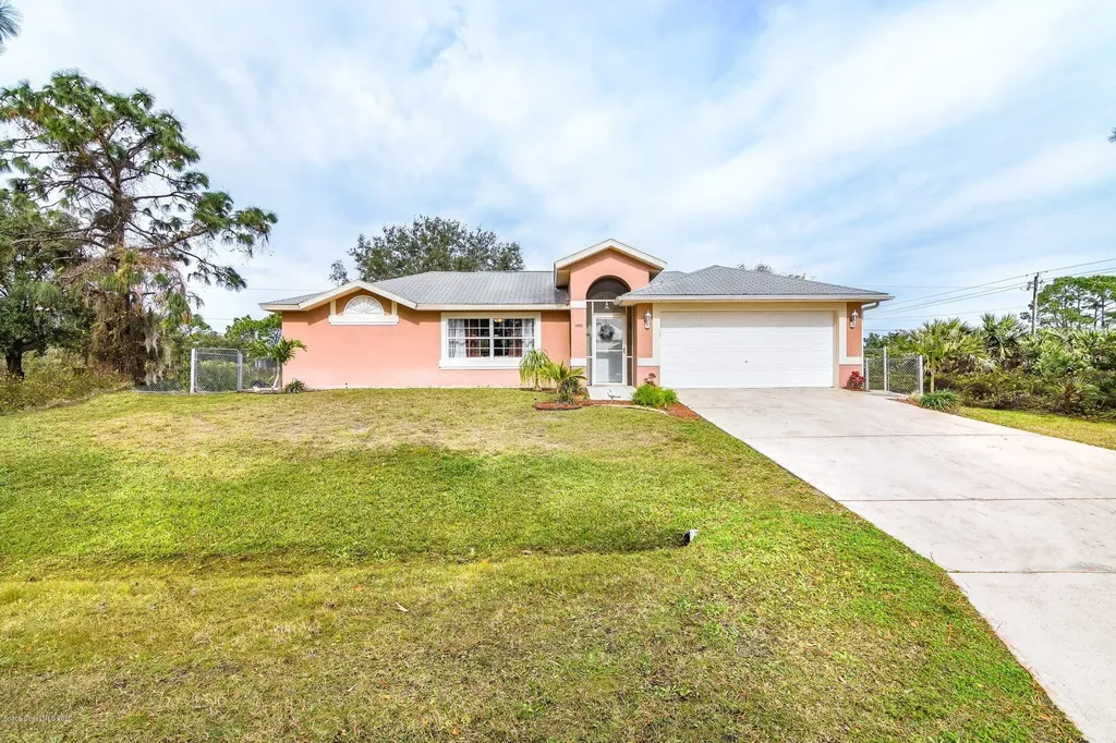 1485 Toy Street SE Palm Bay FL 32909