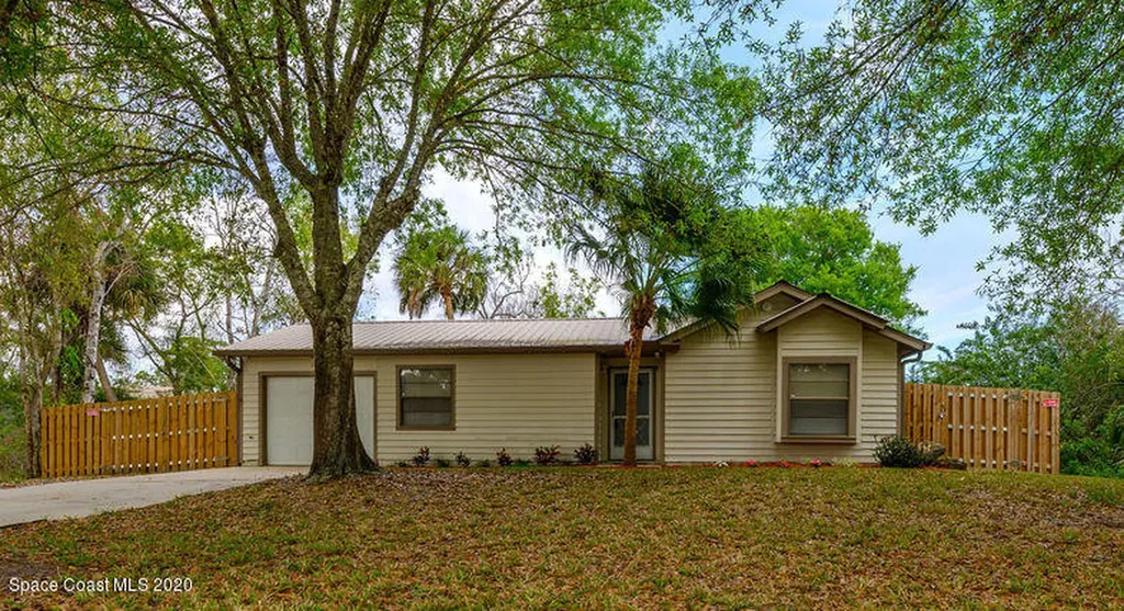 1691 Tugwell Street SE Palm Bay FL 32909