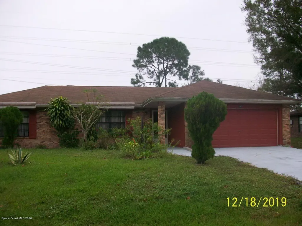 1067 Glencove Avenue NW Palm Bay FL 32907