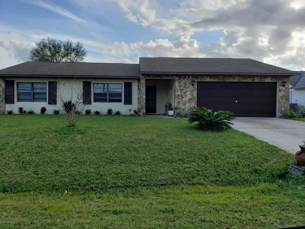 878 Custer Street NW Palm Bay FL 32907