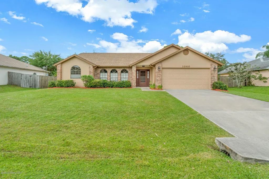 1040 Crazyhorse Avenue NW Palm Bay FL 32907