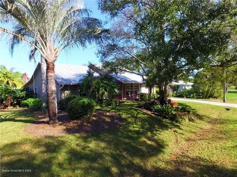 668 Gay Avenue Sebastian FL 32958