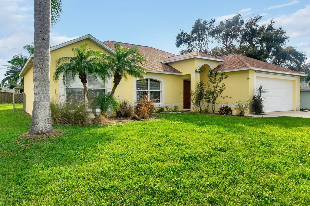 626 Di Lido Street NE Palm Bay FL 32907