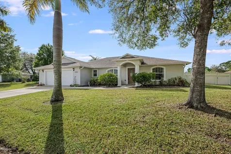 1010 Hosbine Street SE Palm Bay FL 32909