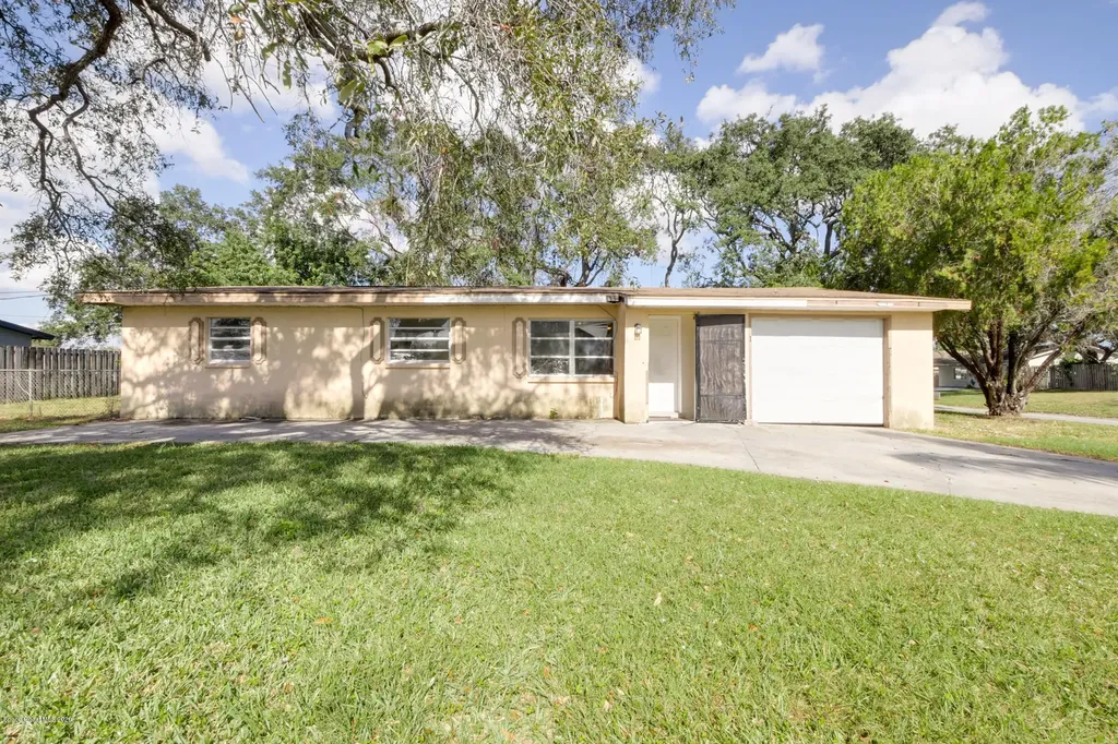 1420 Lakewood Drive Melbourne FL 32935
