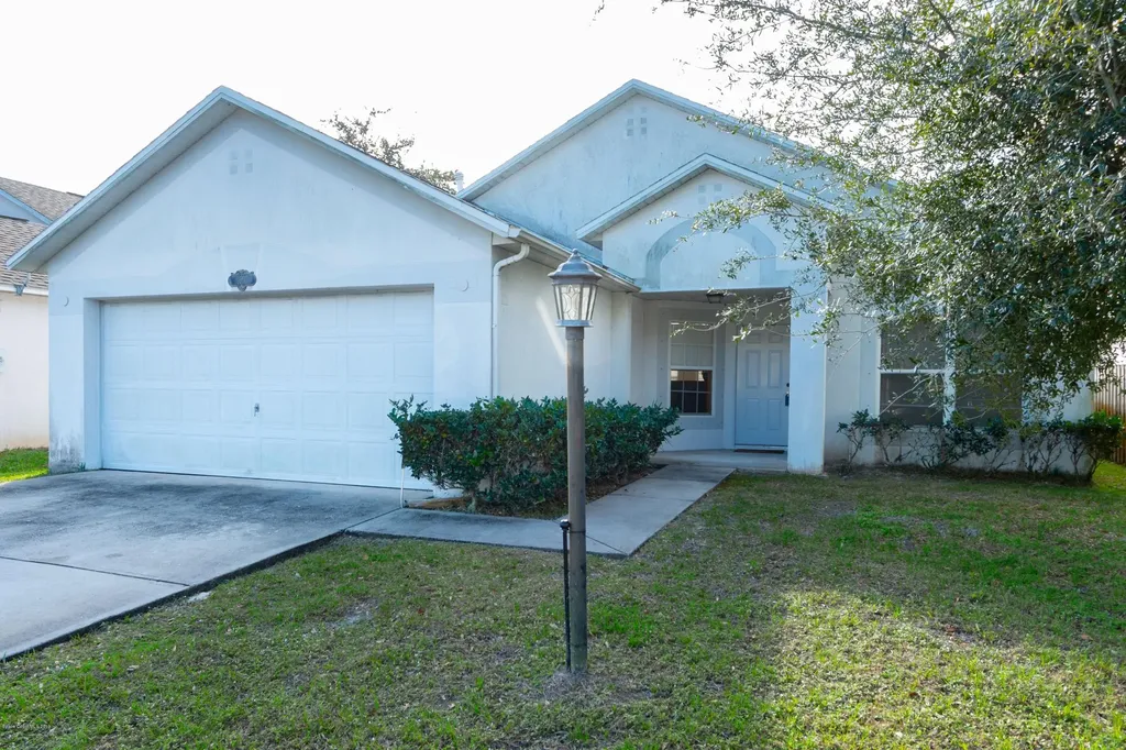 1611 Vista Lake Circle Melbourne FL 32904