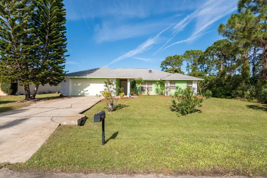 729 Banks Street NW Palm Bay FL 32907