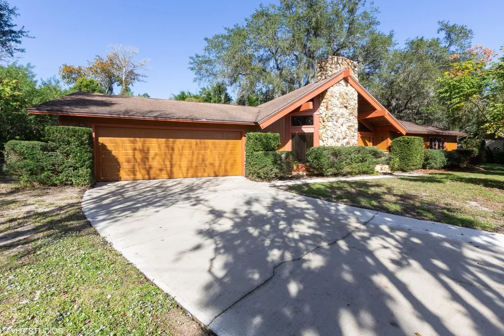 10 Fairglen Drive Titusville FL 32796
