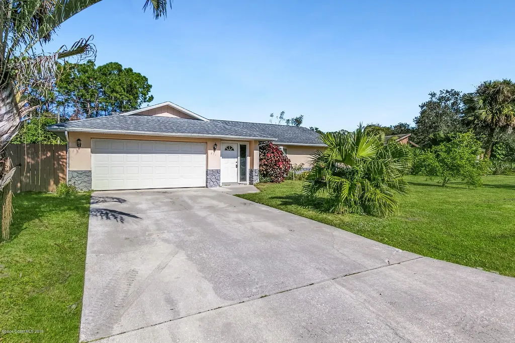 871 Cotorro Road SE Palm Bay FL 32909