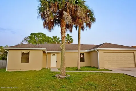 873 Gillen Avenue NW Palm Bay FL 32907