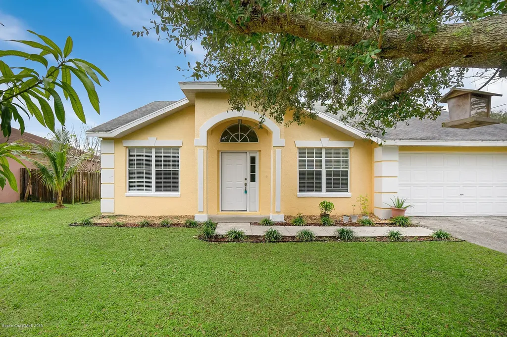321 Bougainvillea Street NW Palm Bay FL 32907